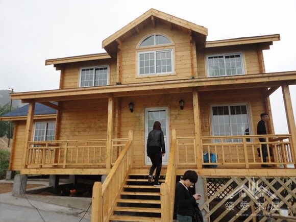 木屋別墅建造完畢客人體驗(yàn)圖