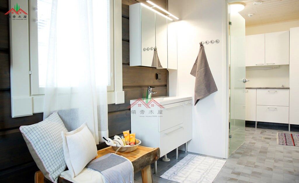 紅色兩層重型木屋木別墅