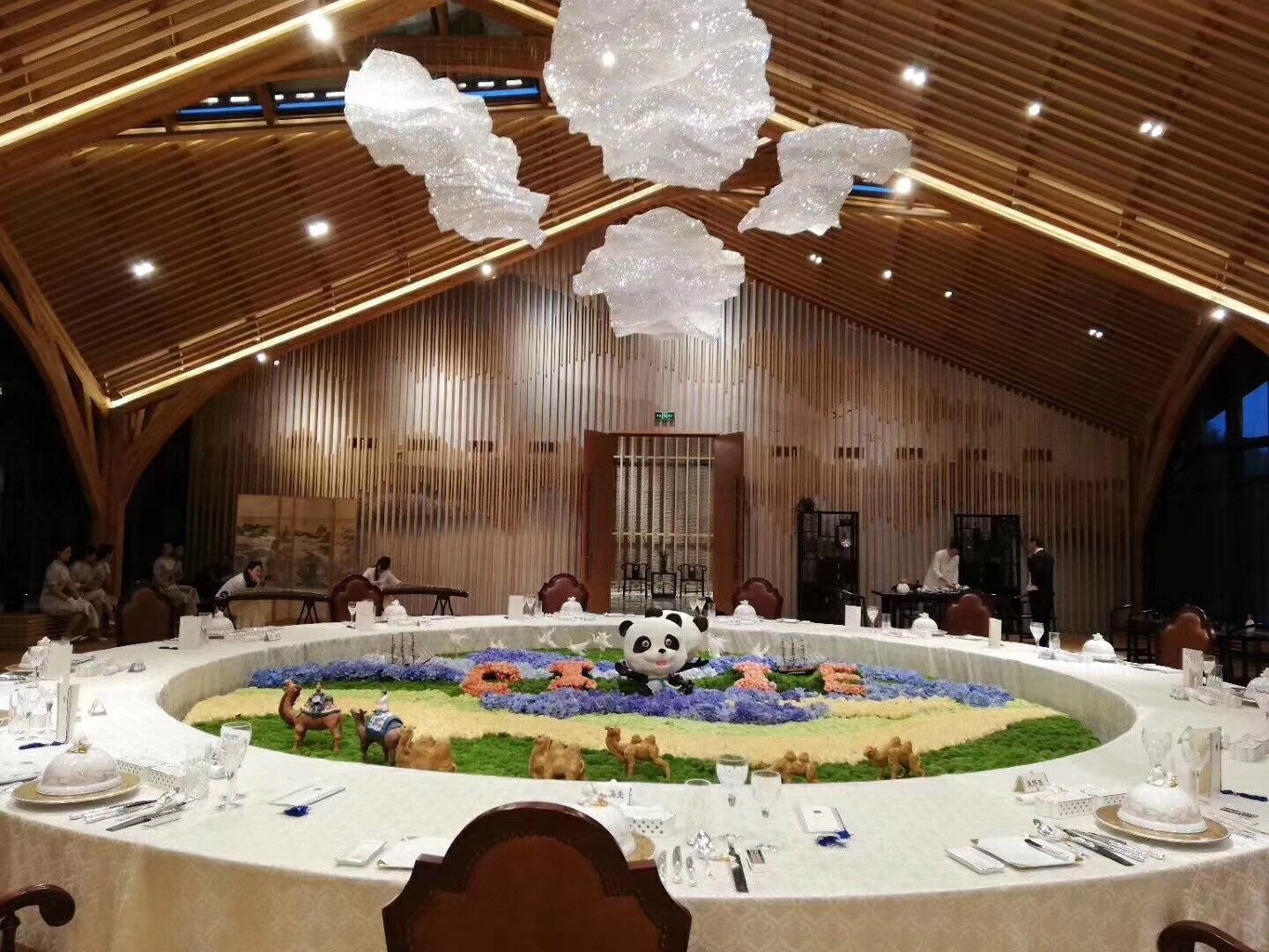 木結(jié)構(gòu)在公共建筑的大量運(yùn)用指日可待(圖4) 木結(jié)構(gòu)在公共建筑的大量運(yùn)用指日可待(圖4)