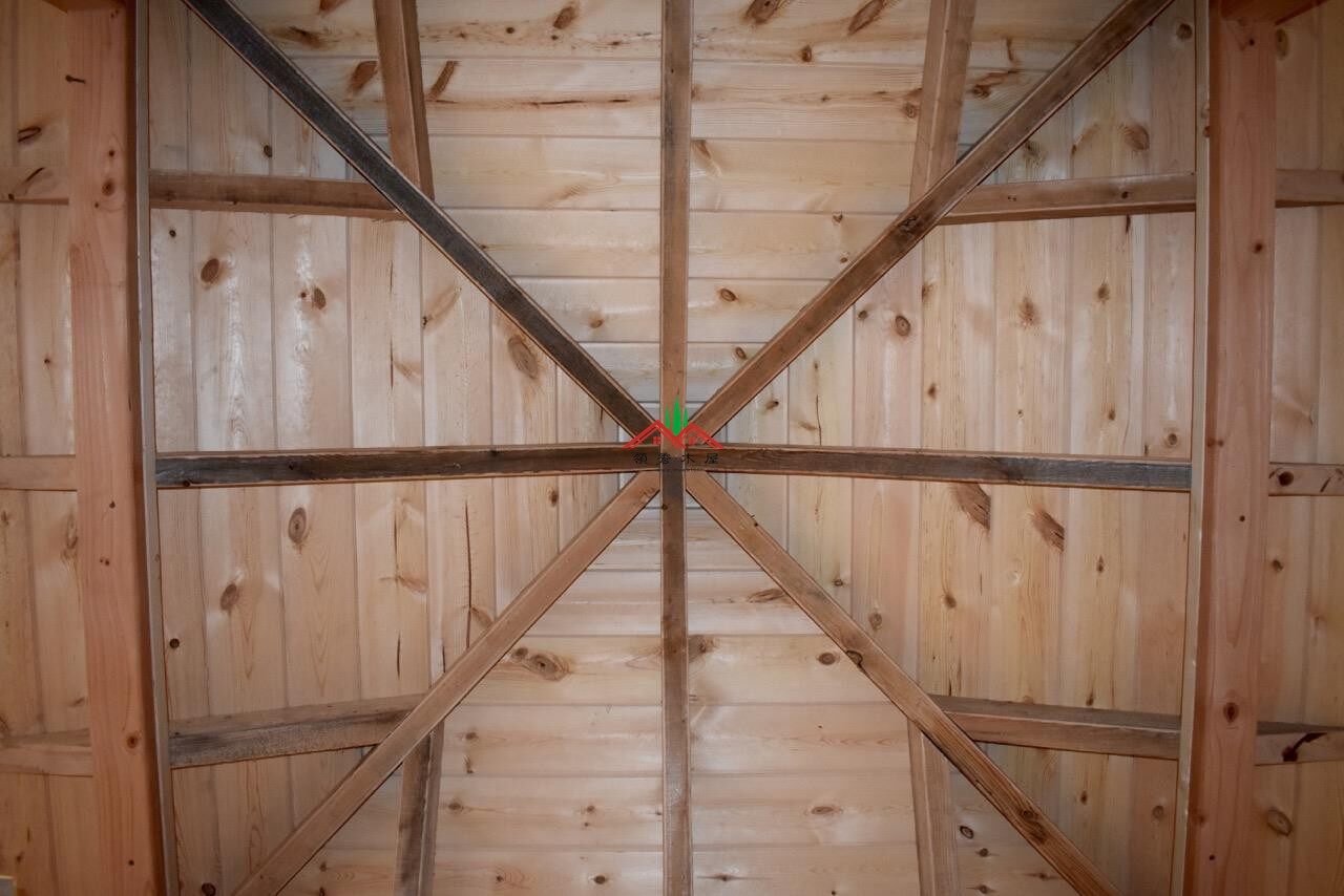 特色雙層屋頂藍(lán)色庭院小樹屋