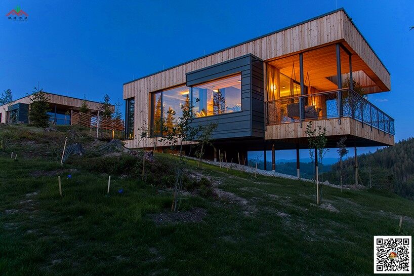 山坡平頂?shù)蹩辗叫文疚輨e墅(圖1)