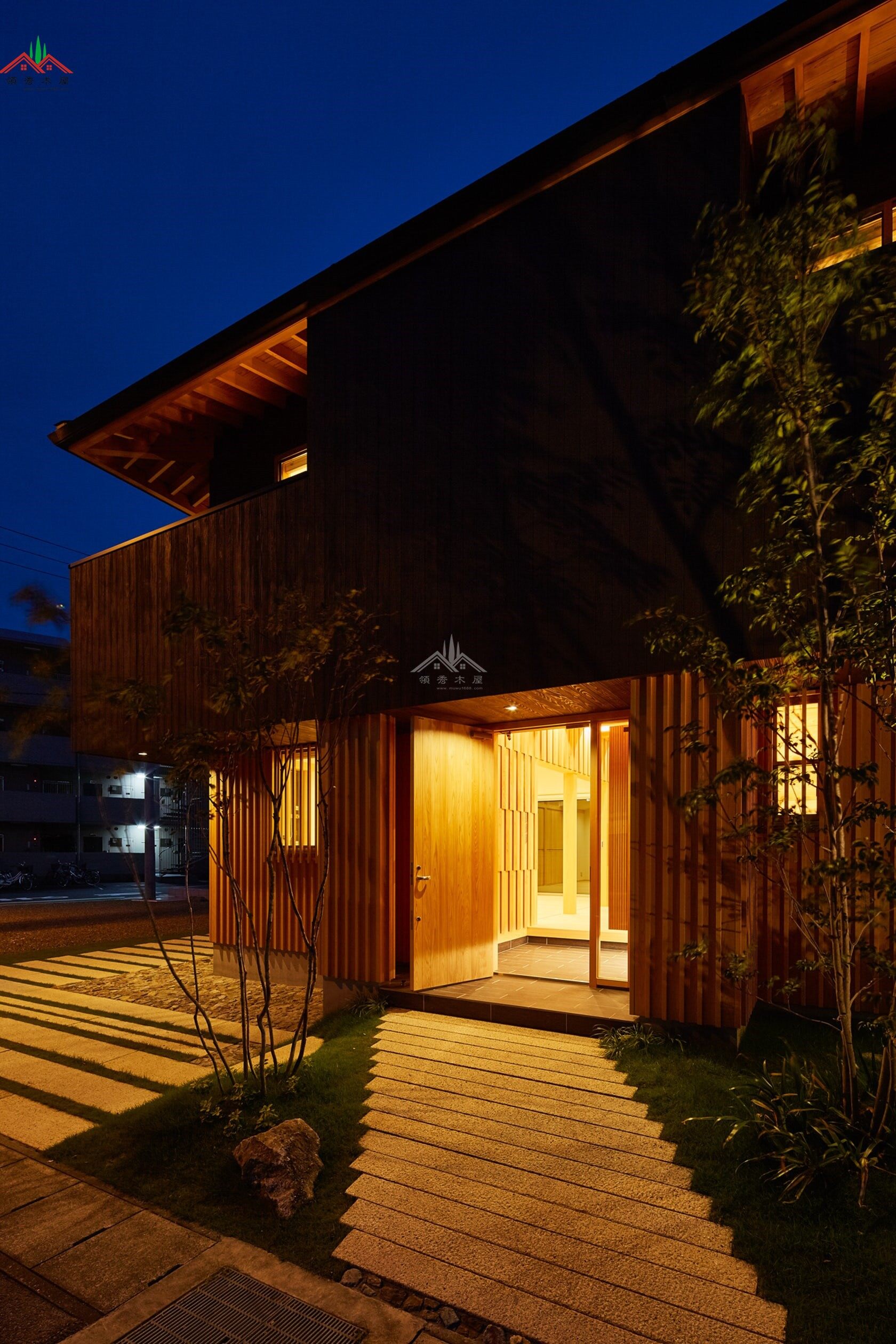 新中式雙層木屋別墅