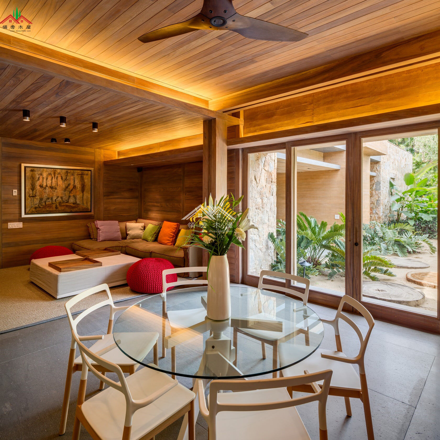 硬木吊平頂客廳