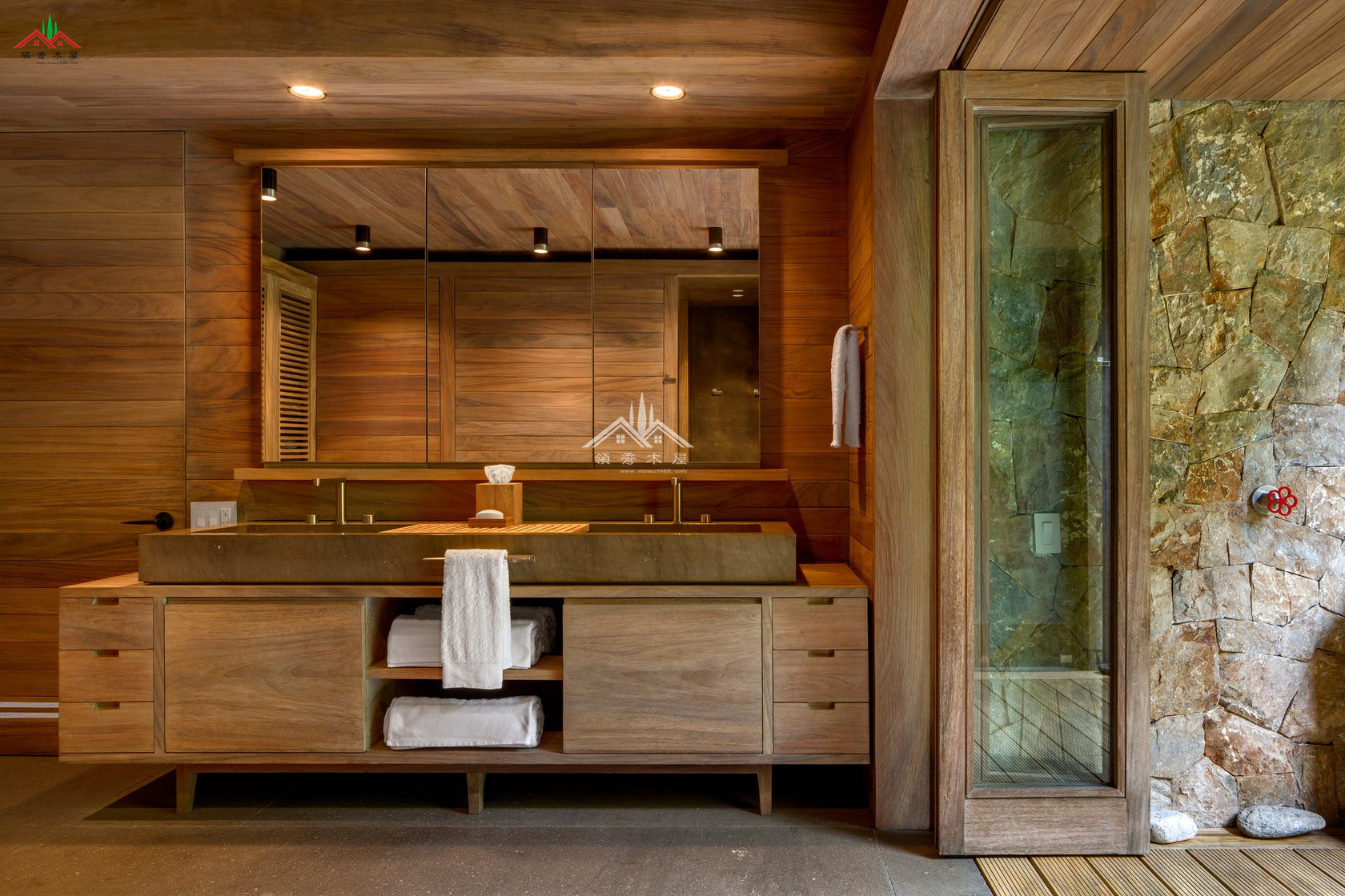 硬木制作木屋洗手間