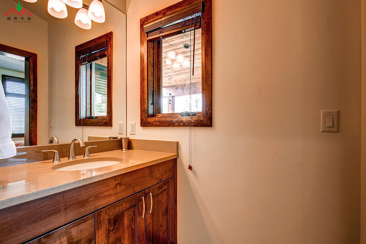 高檔梁柱木屋別墅酒店