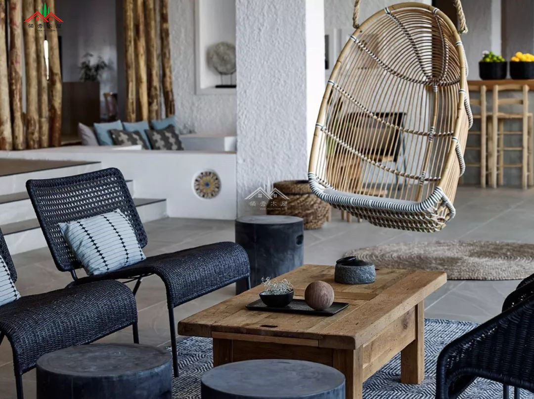 簡(jiǎn)約混磚木屋