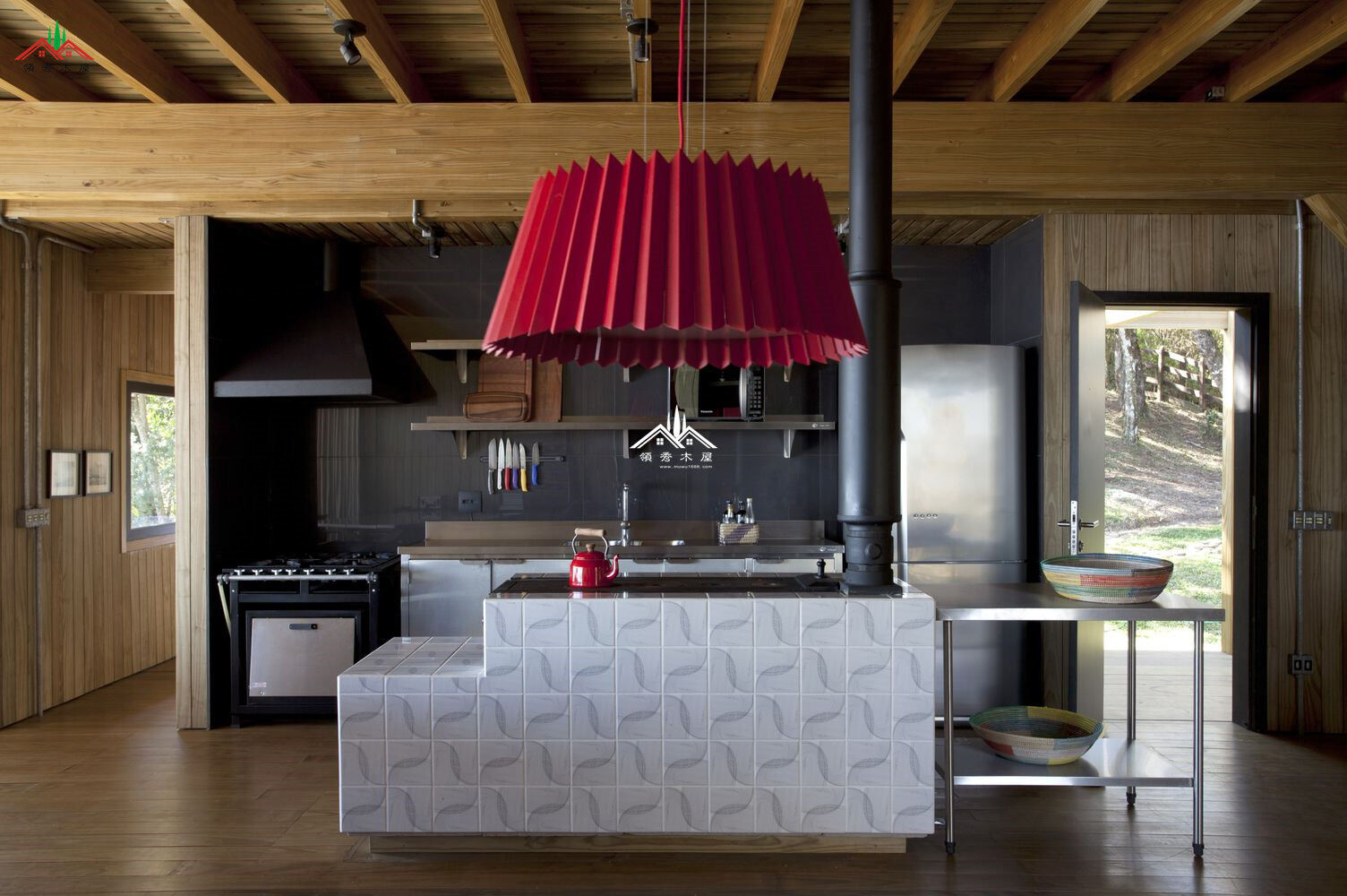 斜坡平頂度假木屋