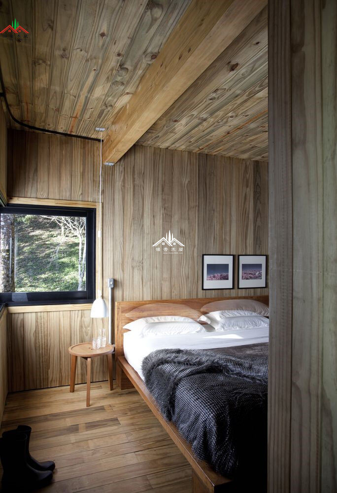 斜坡平頂度假木屋