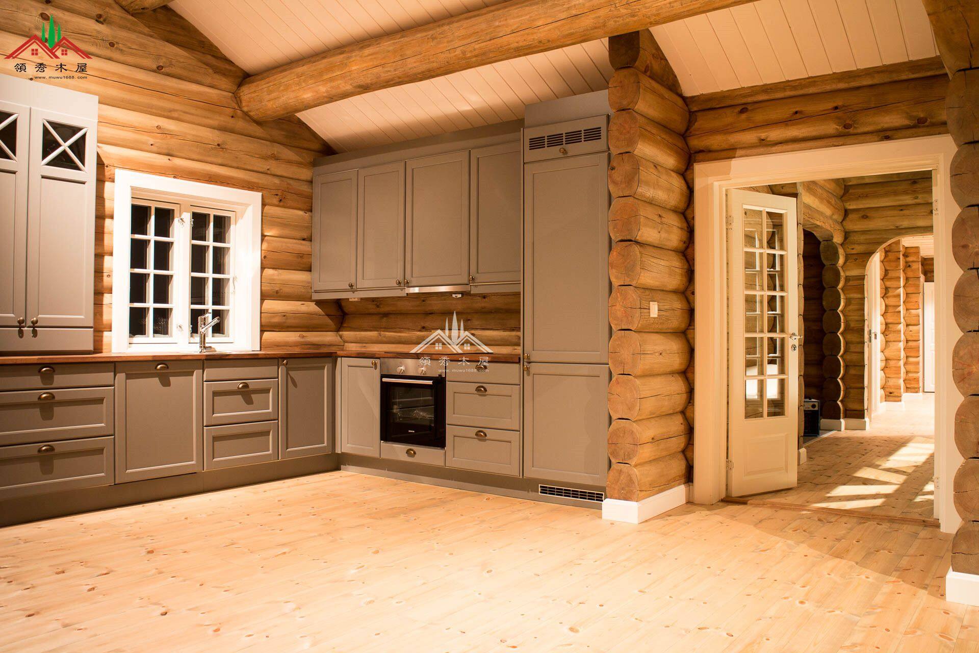 屋頂可以長(zhǎng)綠色植物的重型木刻楞木屋別墅