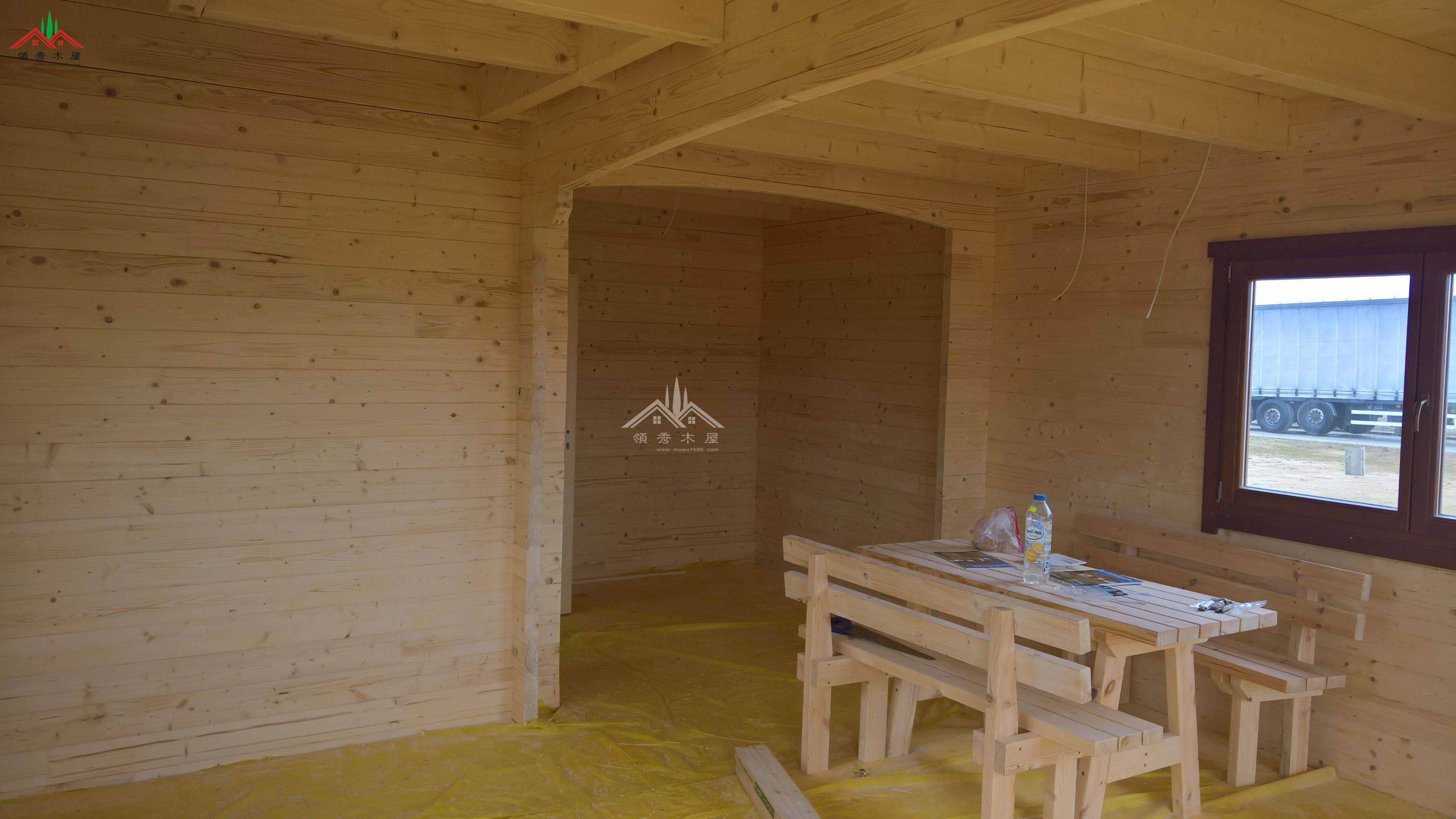 出口海外帶閣樓度假小木屋