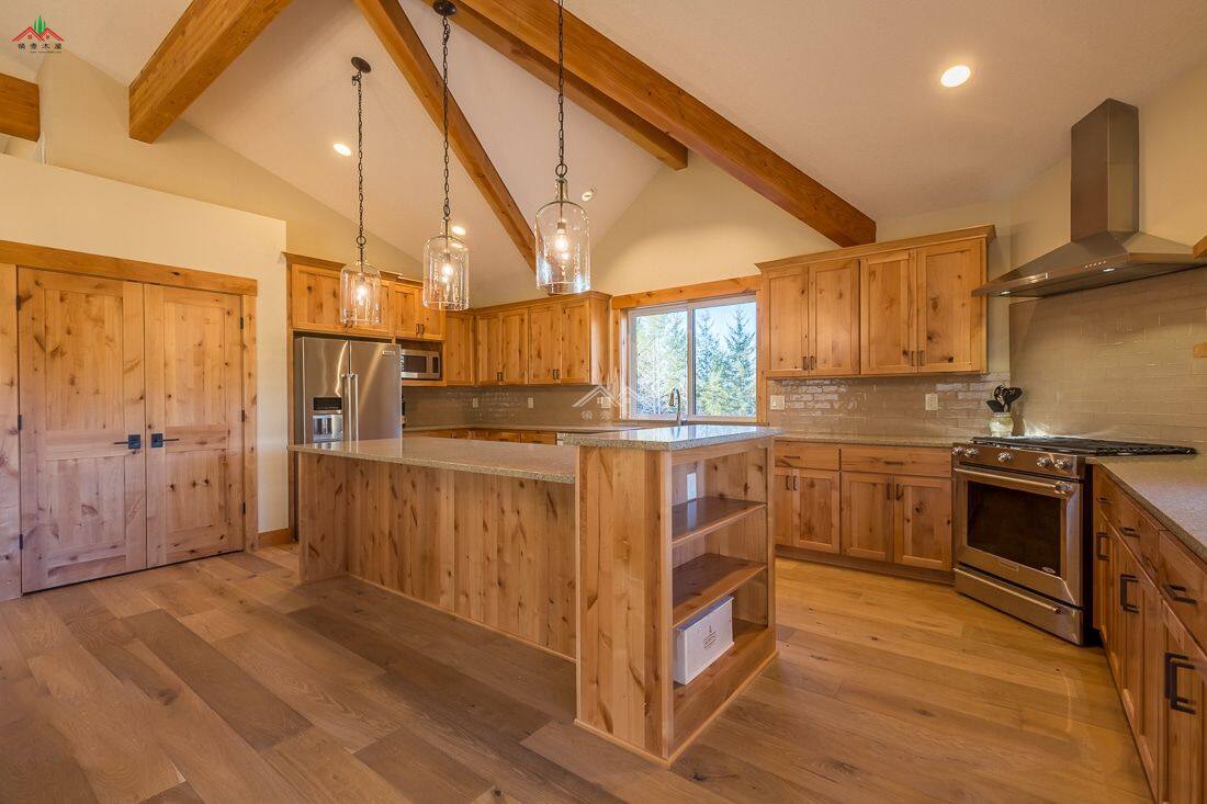 谷倉風格梁柱型木屋別墅