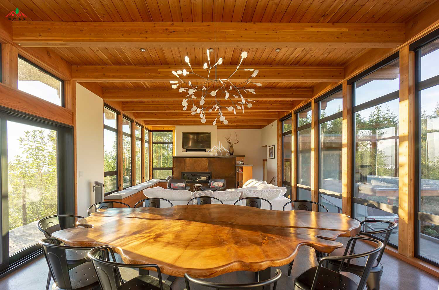 花旗松現(xiàn)代風(fēng)格木屋