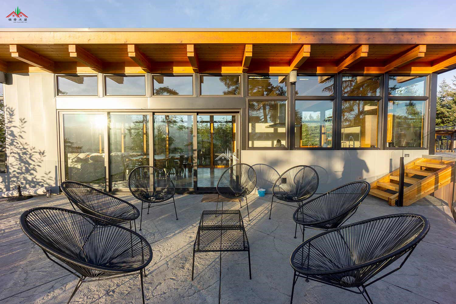 花旗松現(xiàn)代風(fēng)格木屋