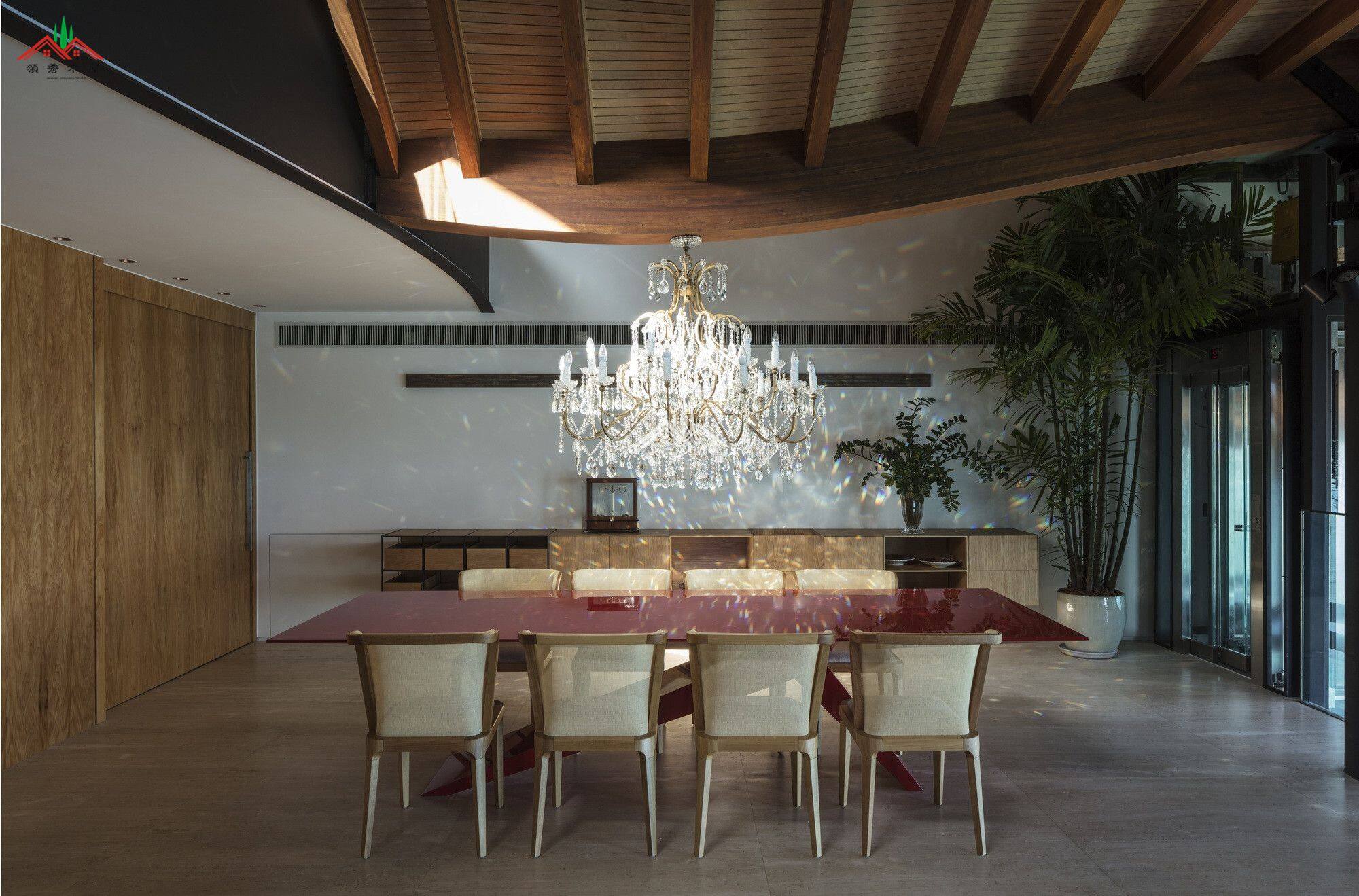 弧形膠合梁木屋