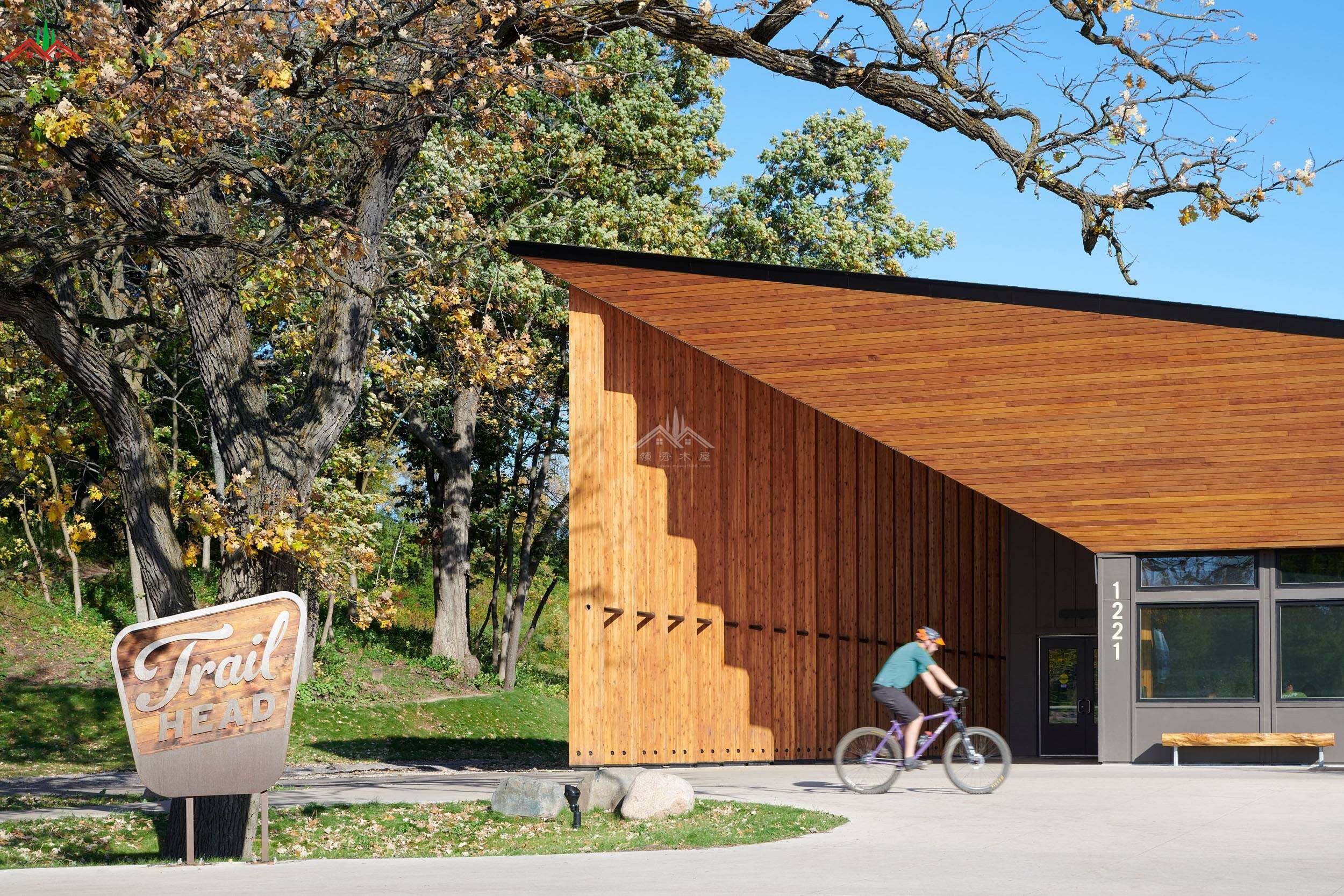 公園主題木結(jié)構(gòu)活動(dòng)中心