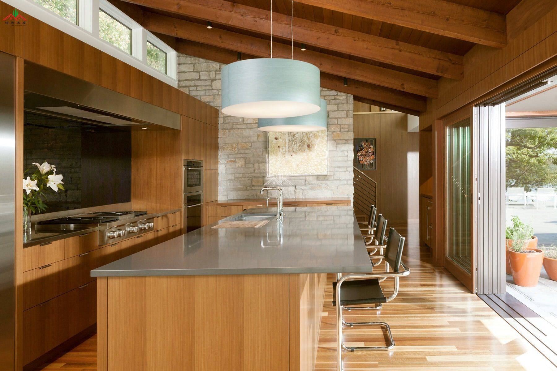 中世紀(jì)湖樓木屋別墅