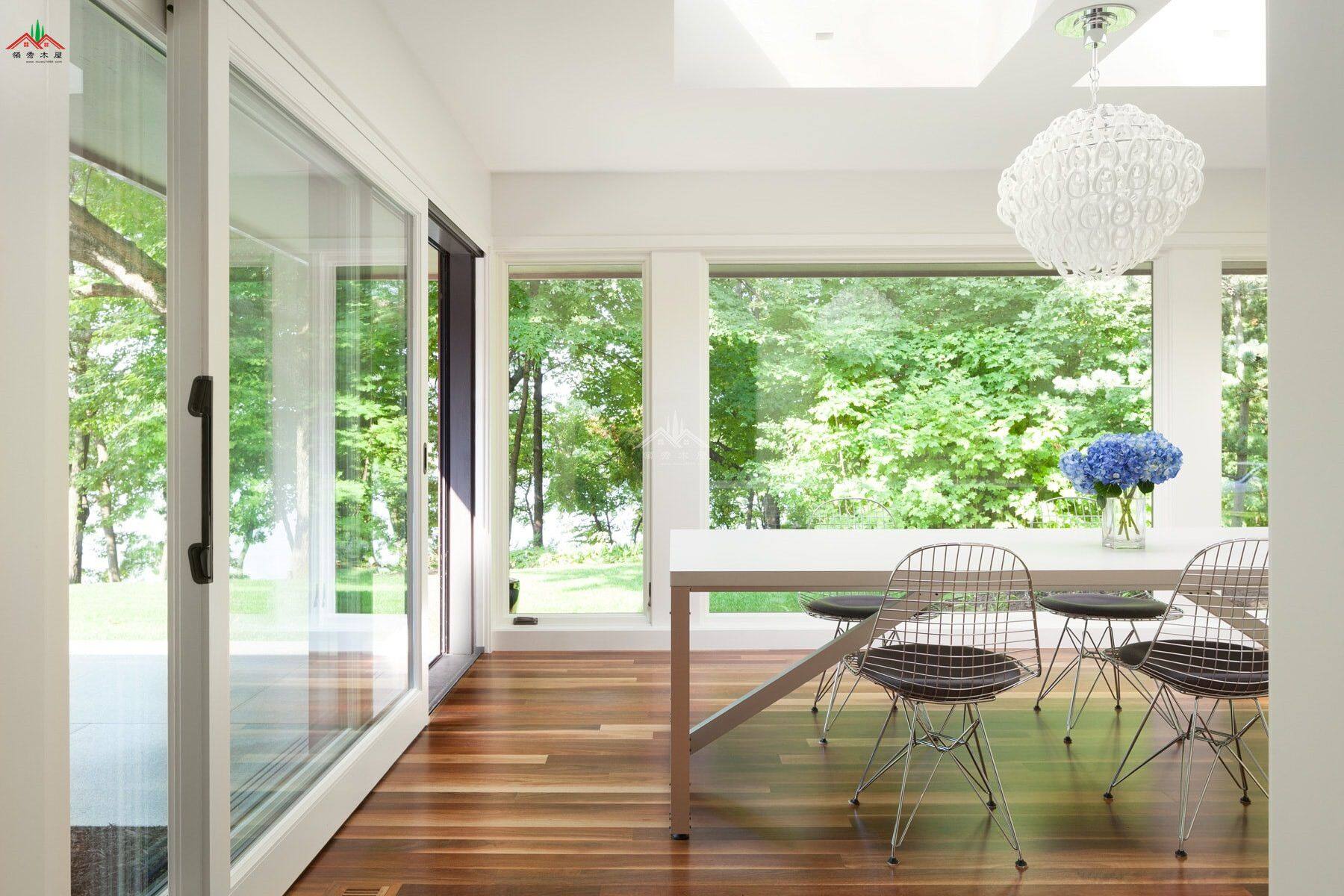 中世紀(jì)湖樓木屋別墅