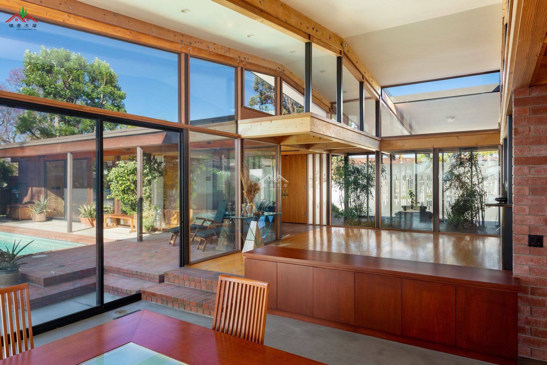 現(xiàn)代風(fēng)格木屋