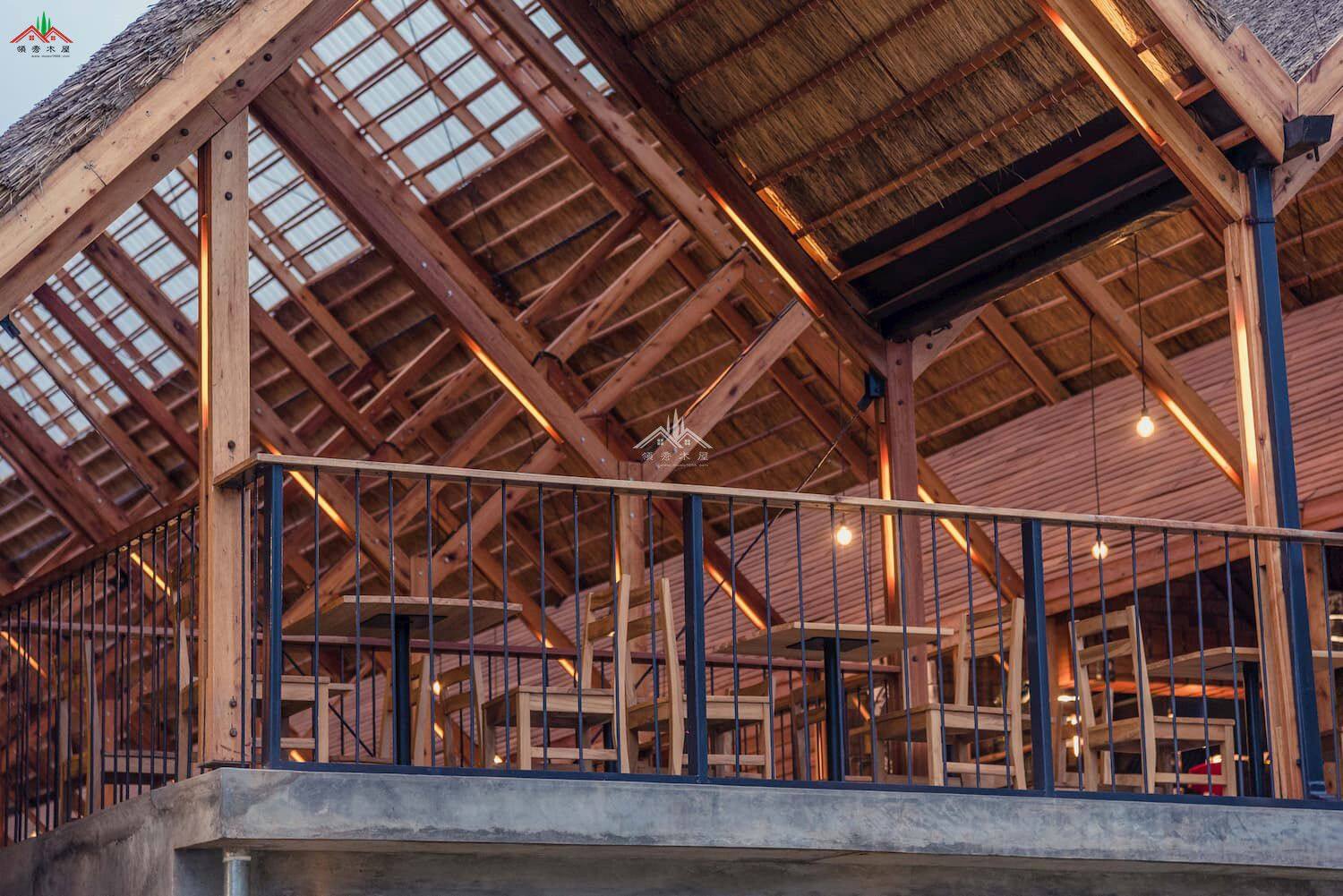 特色三重三角形木結(jié)構(gòu)餐廳