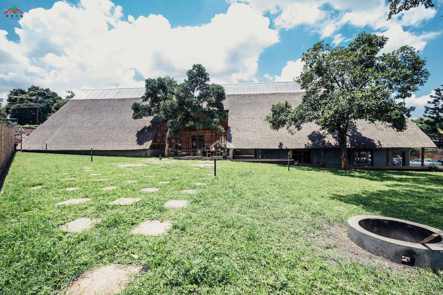 特色三重三角形木結(jié)構(gòu)餐廳