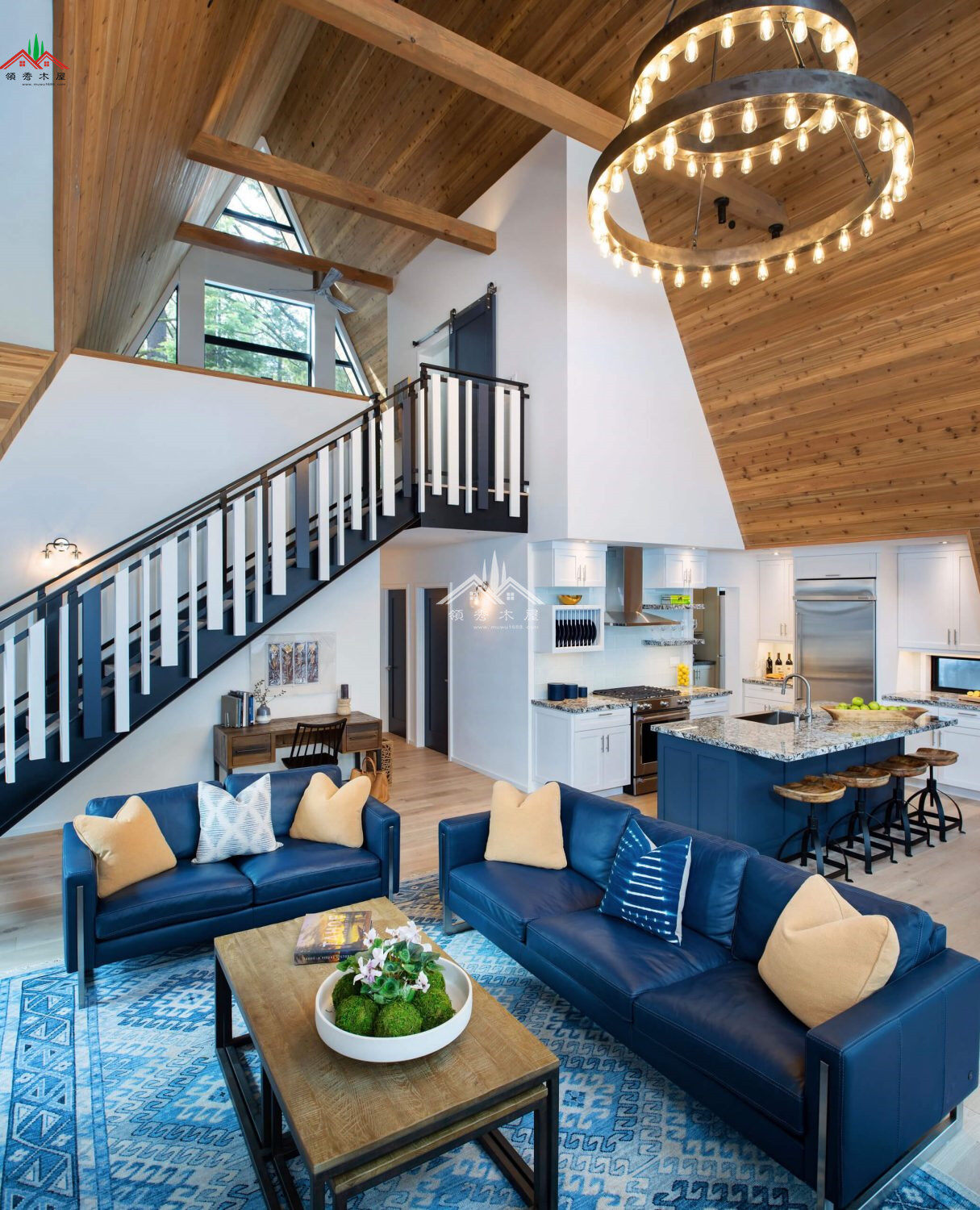 網(wǎng)紅雙層三角木屋