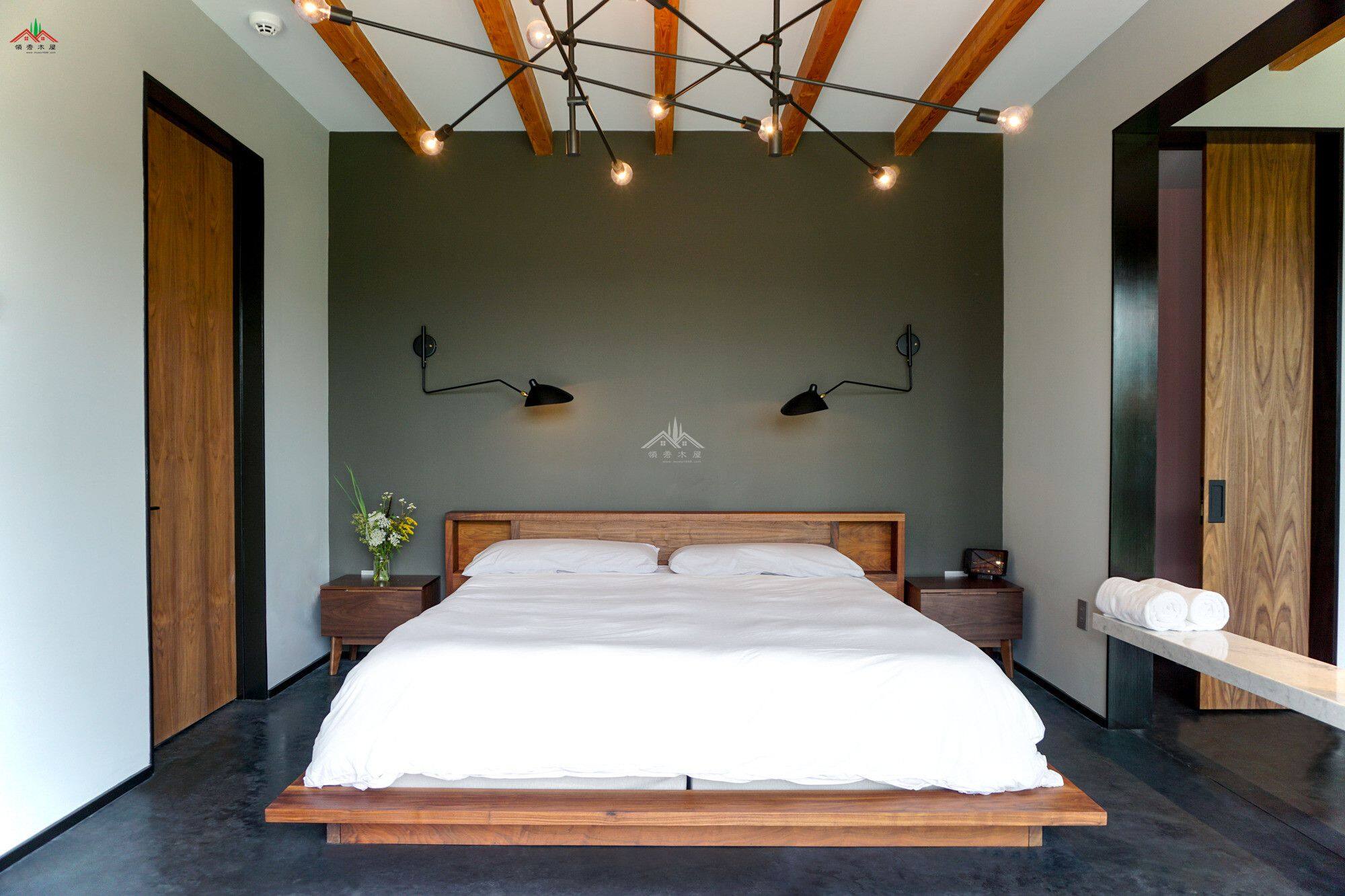 平頂混凝土木材結(jié)合的特色木屋