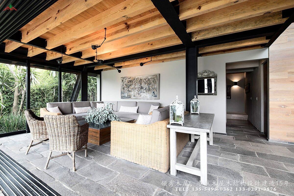 特色三角形木屋